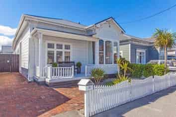 12 Beach Street, Petone