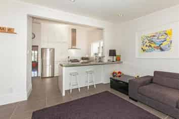 12 Beach Street, Petone