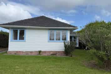 30 Amberley Avenue, Te Atatu South