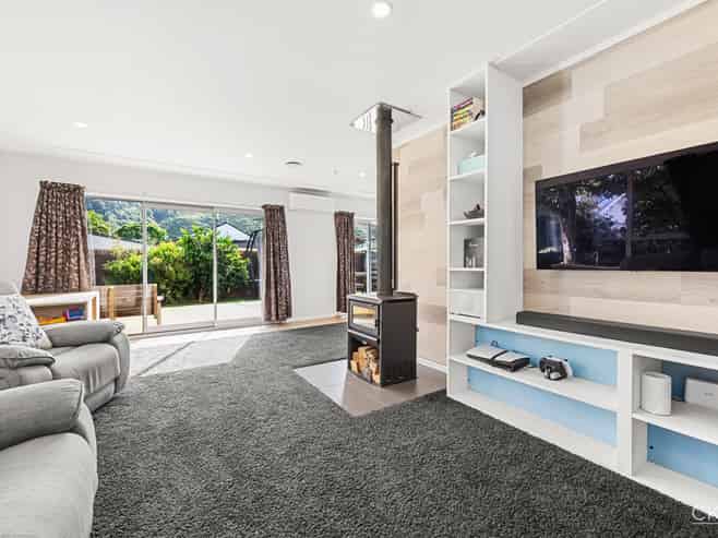 28 Omaha Grove, Totara Park