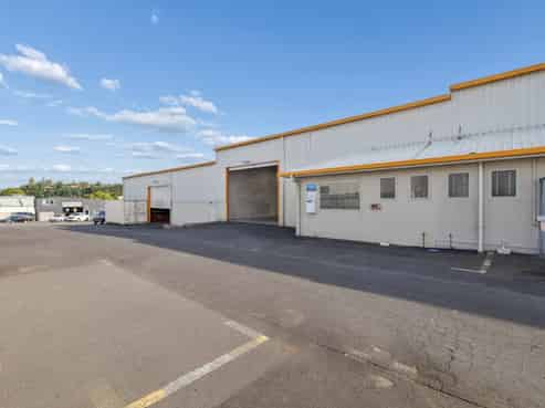 Freehold Industrial - ready to occupy!