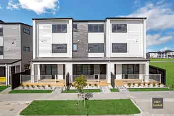 9,11,13 Awhi Way, Karaka