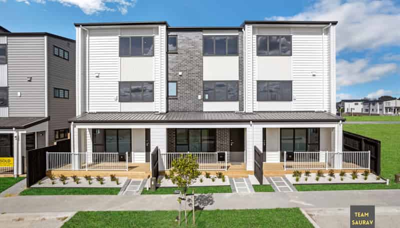 9,11,13 Awhi Way, Karaka