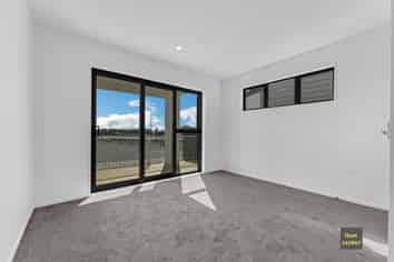 9,11,13 Awhi Way, Karaka