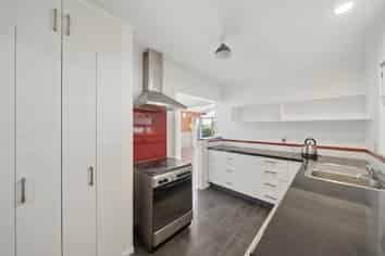 120 Kahu Road, Paremata