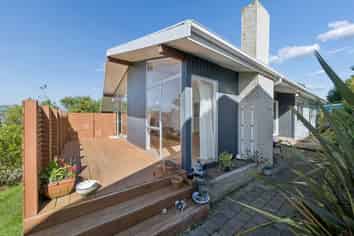 120 Kahu Road, Paremata