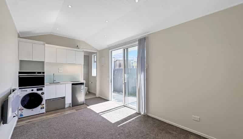 81A Endeavour Street, Lyall Bay