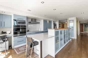 5a Sixth Avenue , Avenues