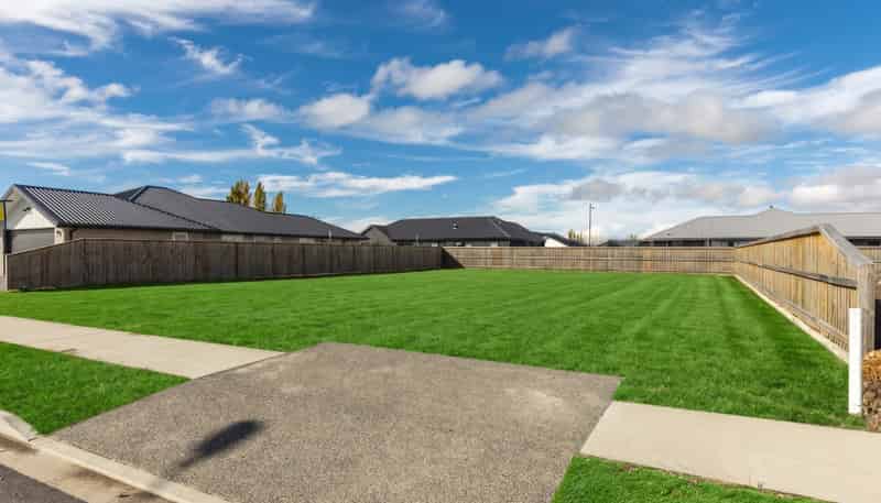 11 Whareatea Road, Redwoodtown