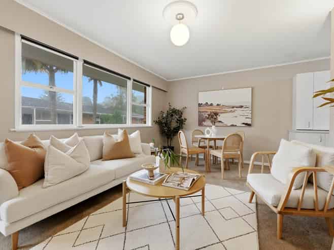 2/45 Vauxhall Road, Devonport