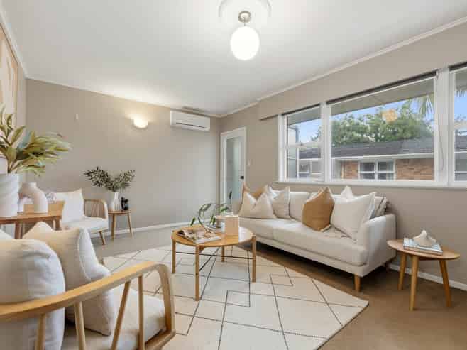 2/45 Vauxhall Road, Devonport