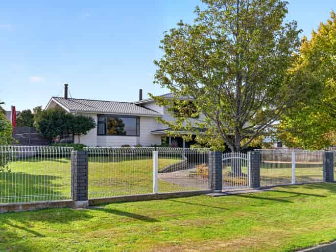 15-17 Malcolm Street, Martinborough