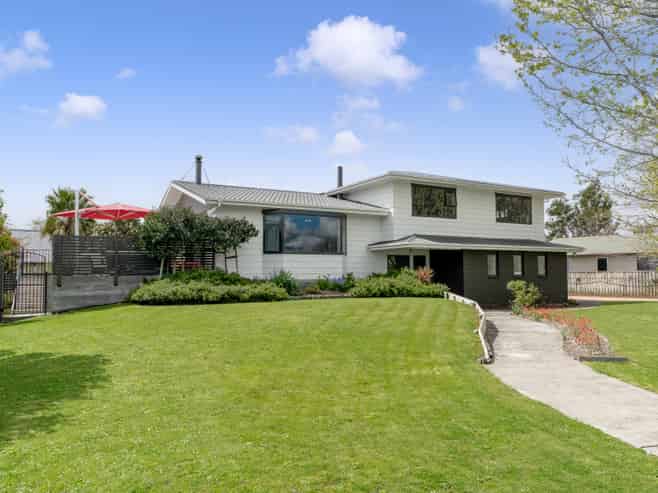 15-17 Malcolm Street, Martinborough