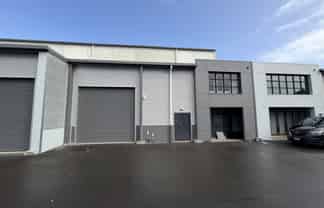 Modern industrial unit with office and showroom