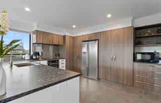 28 Catalina Crescent, Burleigh