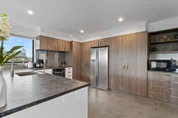 28 Catalina Crescent, Burleigh
