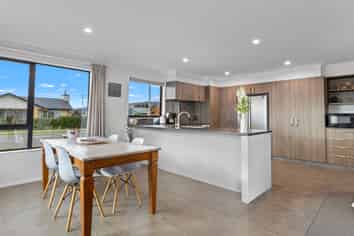 28 Catalina Crescent, Burleigh