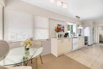 5 Borrowdace Avenue, Botany Downs