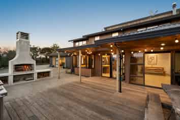 2002 Hunua Road, Hunua