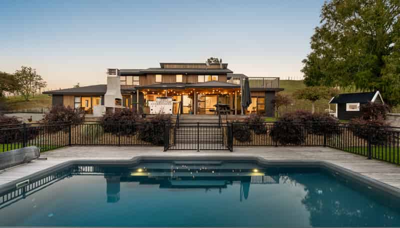 2002 Hunua Road, Hunua