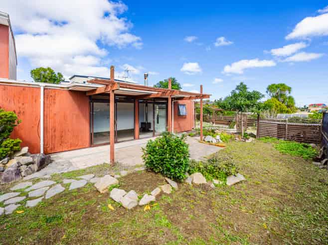 57 Highland Drive, Highland Park