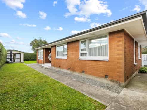 21 La Perouse Place, Papanui