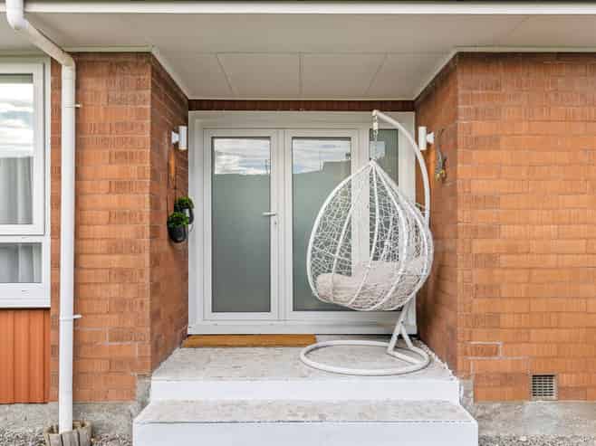 21 La Perouse Place, Northcote