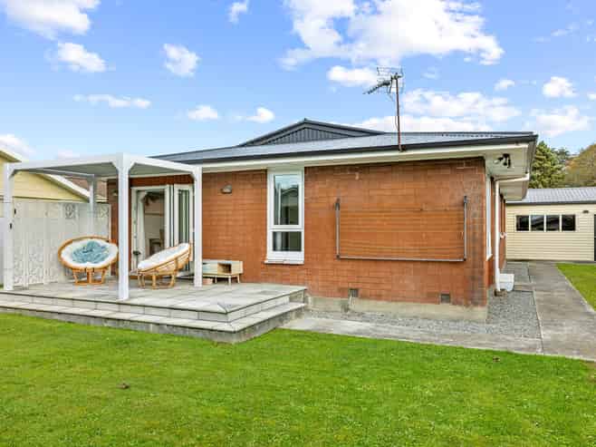 21 La Perouse Place, Northcote