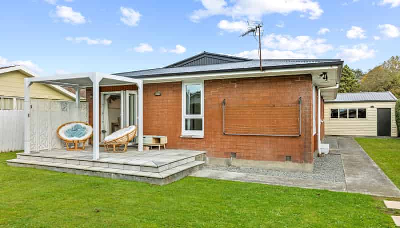 21 La Perouse Place, Northcote