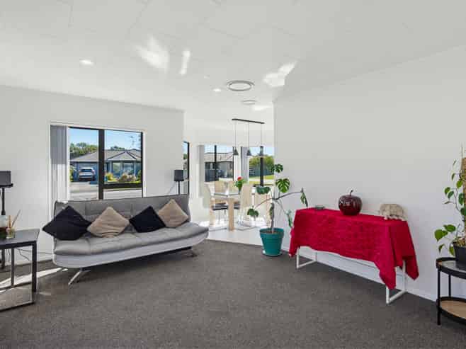 108 Makarini Street, Paraparaumu