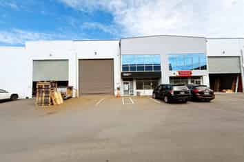 Immaculate Cain Park Industrial Unit | 515 m2