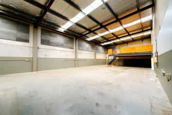 Immaculate Cain Park Industrial Unit | 515 m2