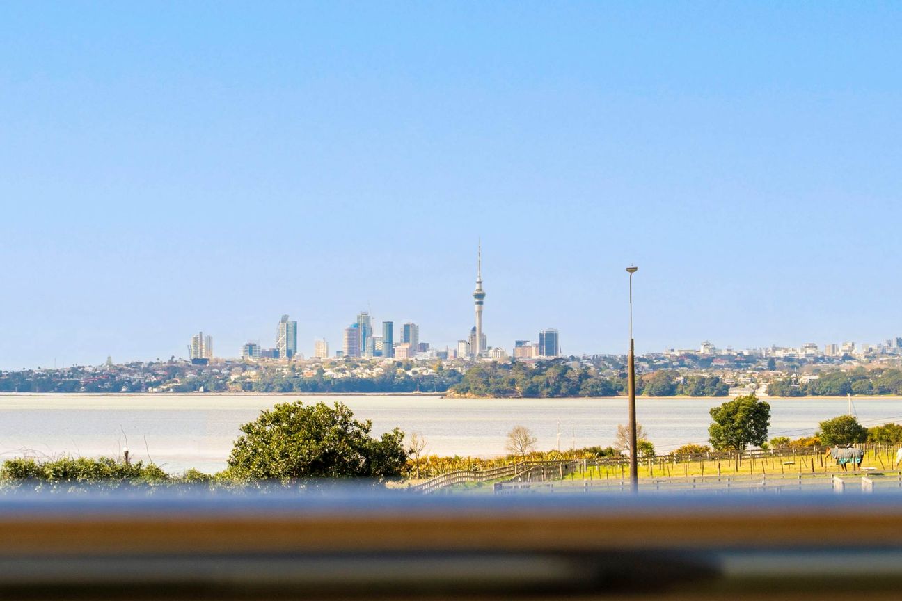 Sea Views. Sun-Filled Living. Smart Choice. - Ansicht 2