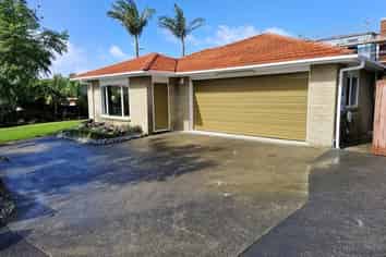 444C West Coast Road, Glen Eden