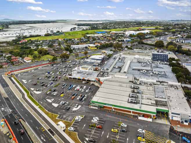 Trophy Retail Investment with international tenant