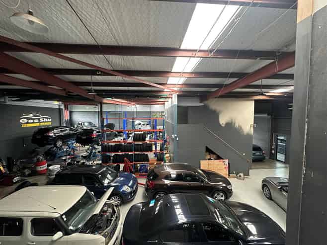 Rare St Johns Offering - 772sqm WH + Yard