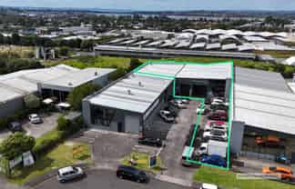 Rare St Johns Offering - 772sqm WH + Yard