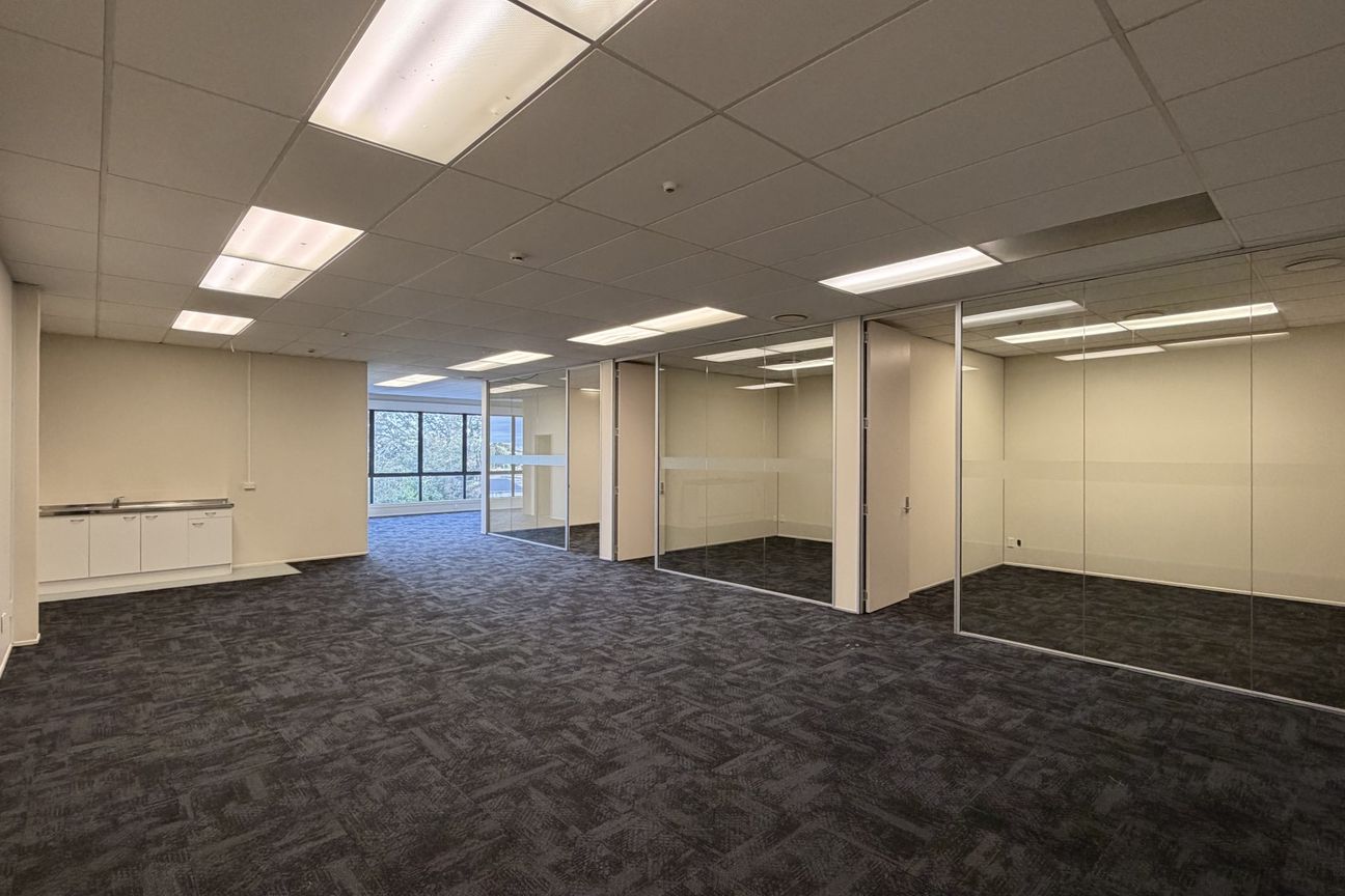533sqm refurbished industrial - Mt Wellington - Vista 6