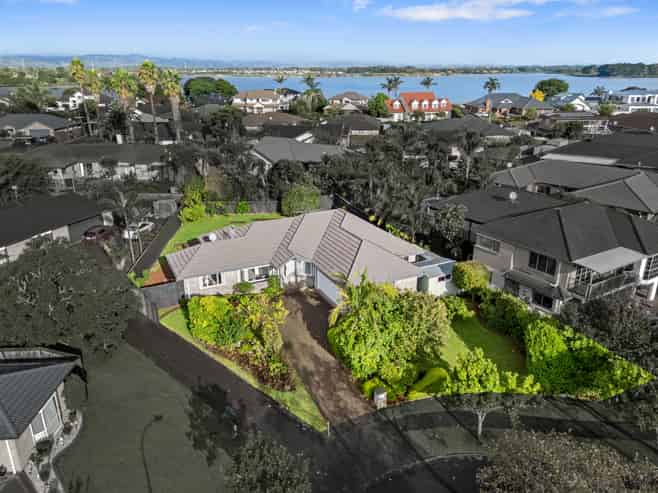 11 Flora Place, Wattle Downs