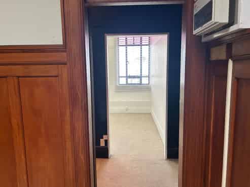 Professional rooms to lease plus onsite carpark