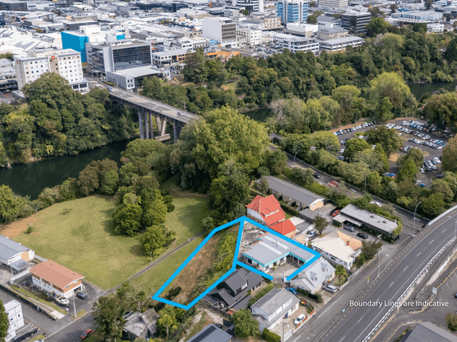 169 River Road, Hamilton East