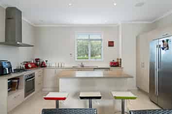 6 Thornton Green, Karaka