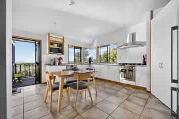 2 Lodestone Road, Richmond