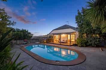 2 Lodestone Road, Richmond