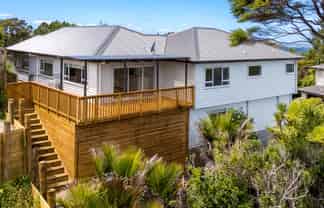 220 Forest Hill Road, Waiatarua