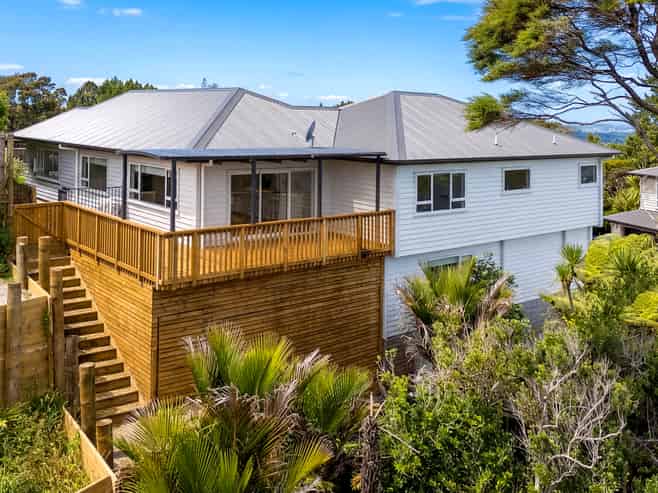 220 Forest Hill Road, Waiatarua