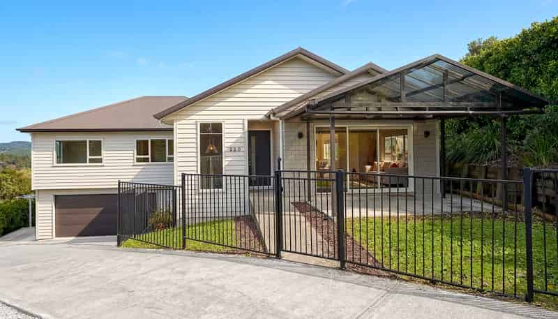 220 Forest Hill Road, Waiatarua