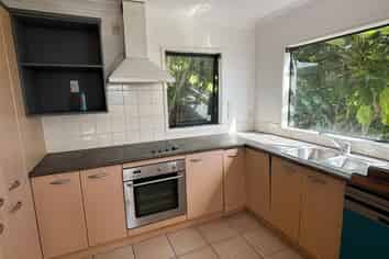 132 Redoubt Road, Flat Bush