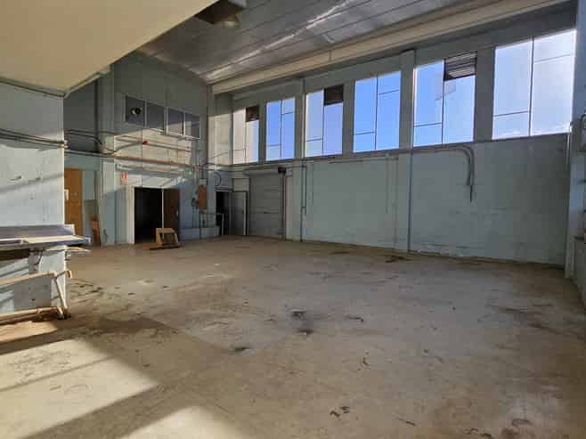 Solid and secure storage