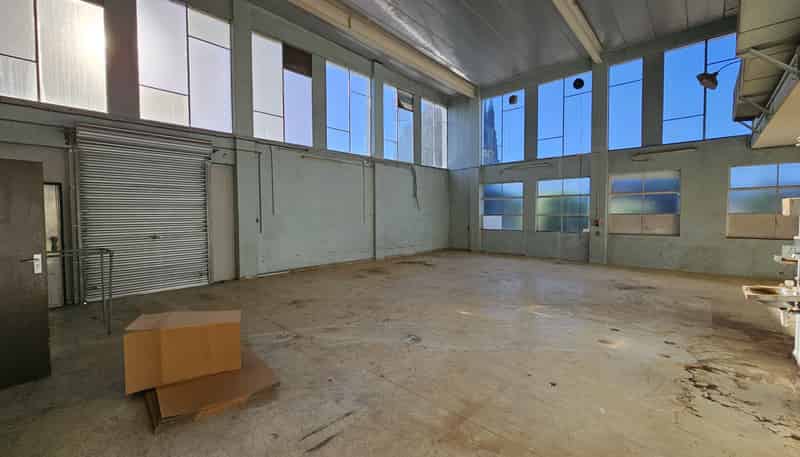 500 Williams Street, Mahora